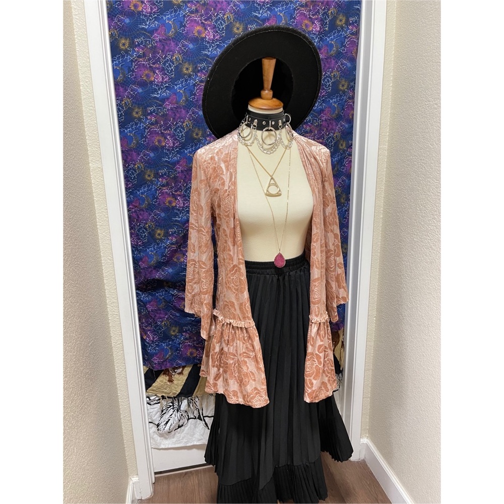 π Lovely Velvet ruffle cardigan - Picture 10 of 11